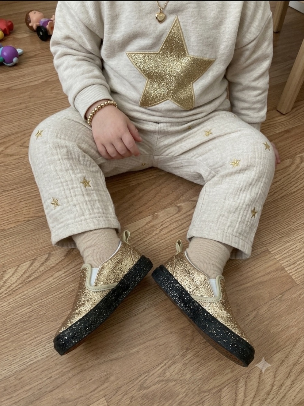Vans Kids Sparkle Slip-On Shoes in Gold Sz 9